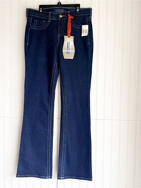 Curve Appeal Size 4 Dark Wash Captivating Boot Cut  Jeans NEW!